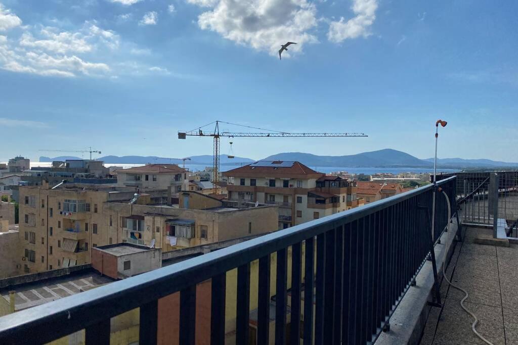 Attico Luminoso Ed Accogliente In Zona Centrale Apartment Alghero Exterior photo