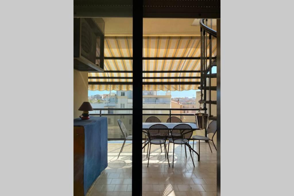 Attico Luminoso Ed Accogliente In Zona Centrale Apartment Alghero Exterior photo
